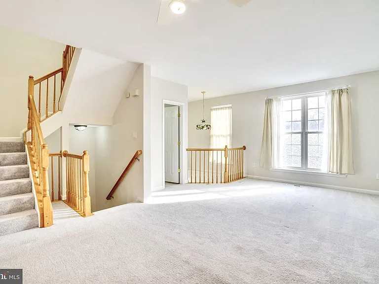 7372 Ardglass Dr — Photo 13