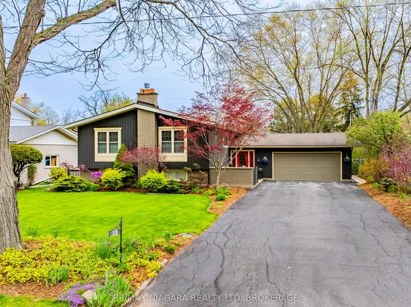 13 Rusholme Cres, Saint Catharines, ON L2T 3V3