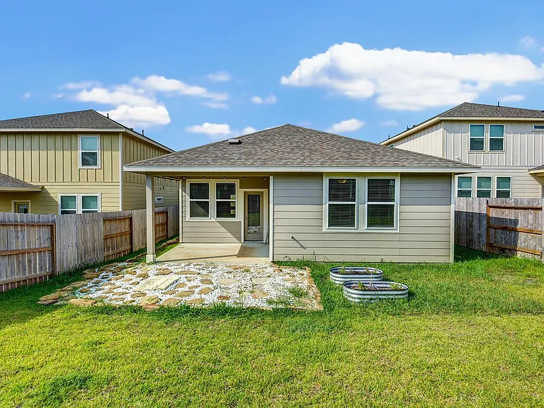 18572 Meadow Point Ln — Photo 42