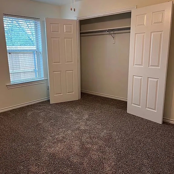 315 College Ave — Photo 12