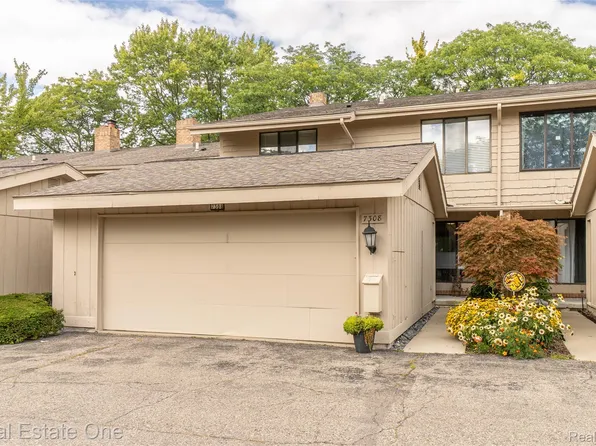 7308 Creek View Cir, West Bloomfield, MI 48322