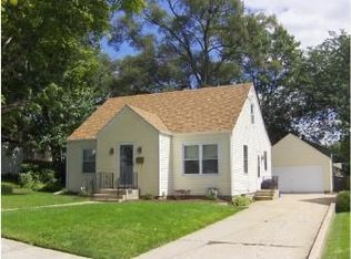 627 Hillsdale St, Rockford, IL 61107