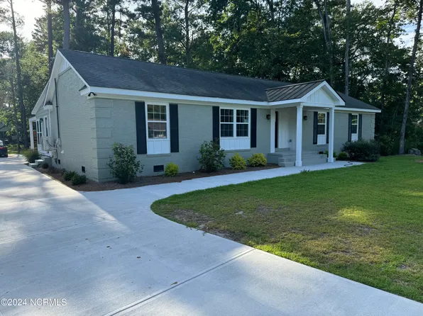 307 Country Club Drive, Trent Woods, NC 28562