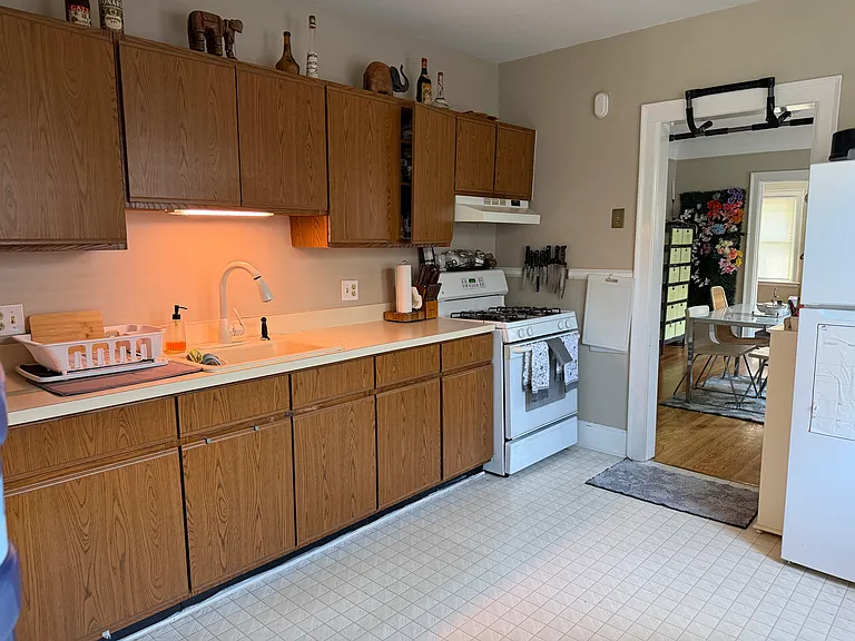 1004 Lakepointe St — Photo 10