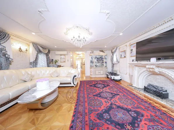 2568 East 2nd Street image 13 of 41