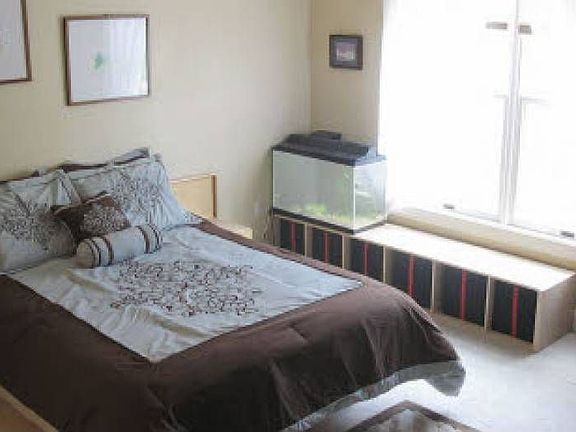 2114 WINDSOR PARK CT