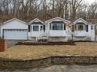 70 Hillside Ter, Andover, NJ 07821