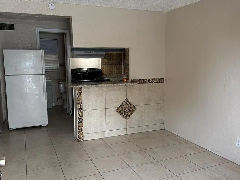 4570 Transport Rd — Photo 17