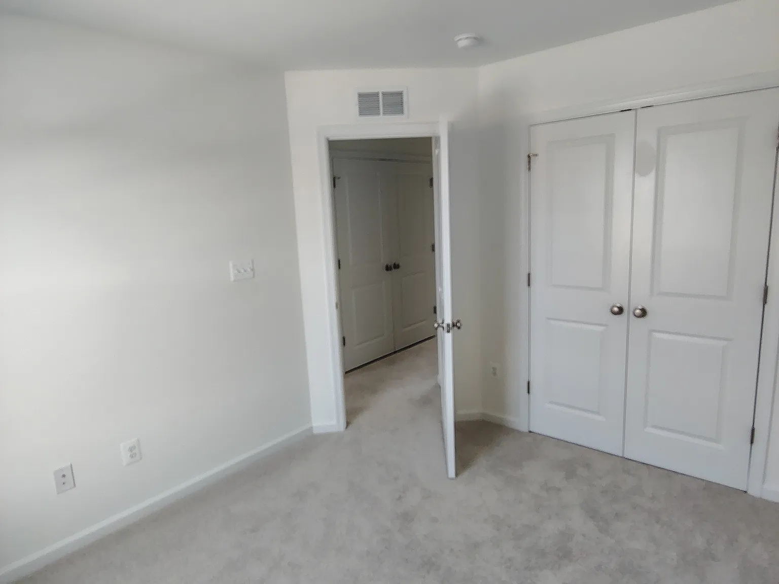3 bed, 1291 sqft, $850 — Photo 2