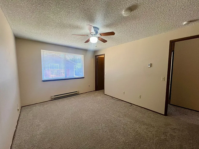 9236 White Fir Dr NE #B — Photo 7