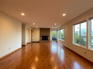 335 W Olympic Pl #4, Seattle, WA 98119