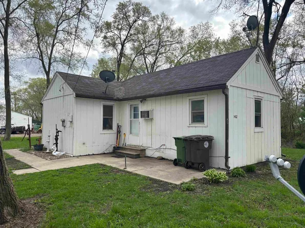 1402 Bowers St, Waterloo, IA 50707