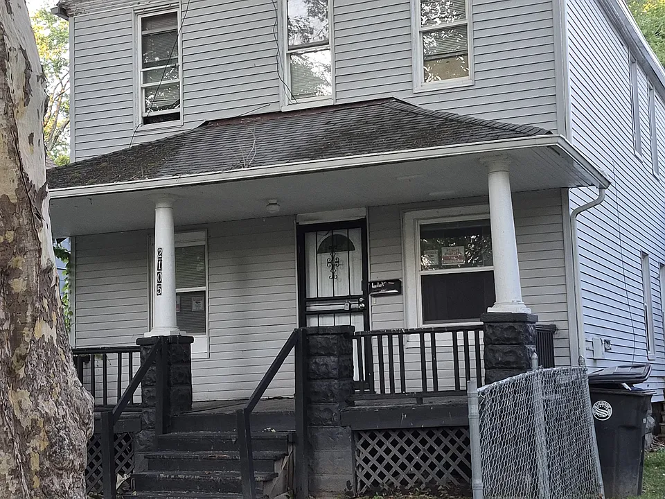 2105 W 83rd St