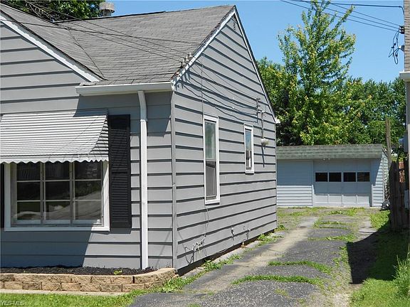 3rd image of 13100 Astor Ave