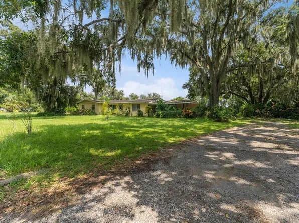 2904 Lewis Rd, Dover, FL 33527