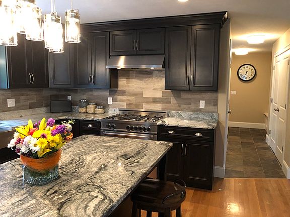 3rd image of 1 Macfarlane Farms Ln