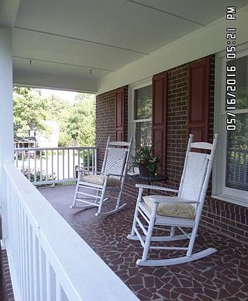 3rd image of 1041 Robin Ln