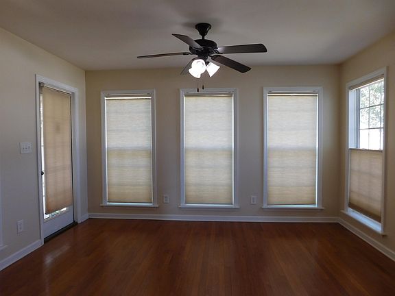 3rd image of 1121 Augustus Dr.