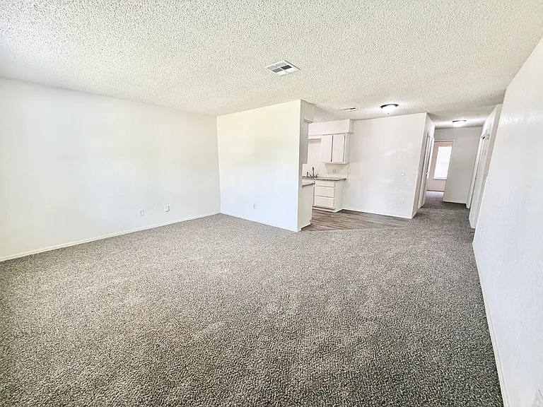 3832 SW 24th St — Photo 3