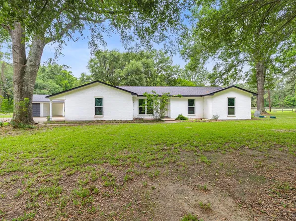 74 Robinson Rd, Huntsville, TX 77320