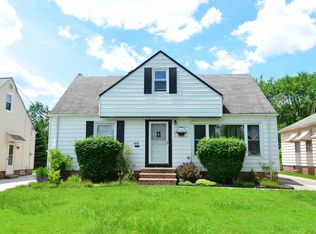 187 Flora Dr, Bedford, OH