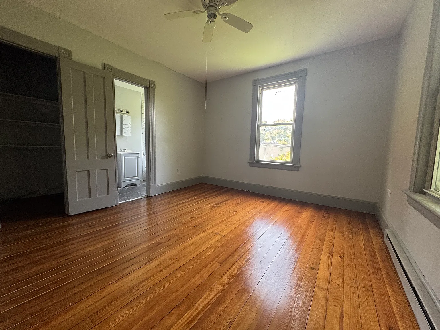 2 bed, 909 sqft, $1,325 — Photo 4
