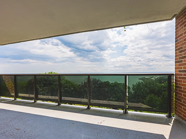 2220 Marine Dr — Photo 40
