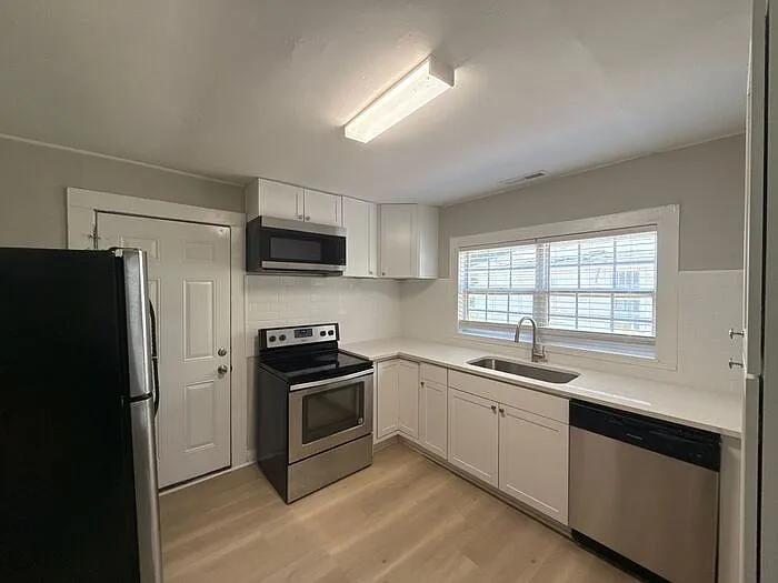 1120 N Ransom St — Photo 6