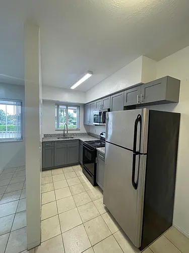 6400 NE 18th Ave #14 Photo 1