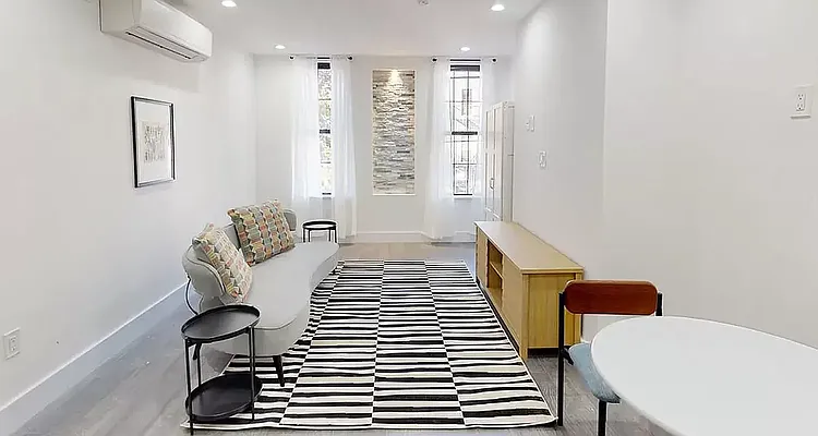 Rented by The Agency | media 12