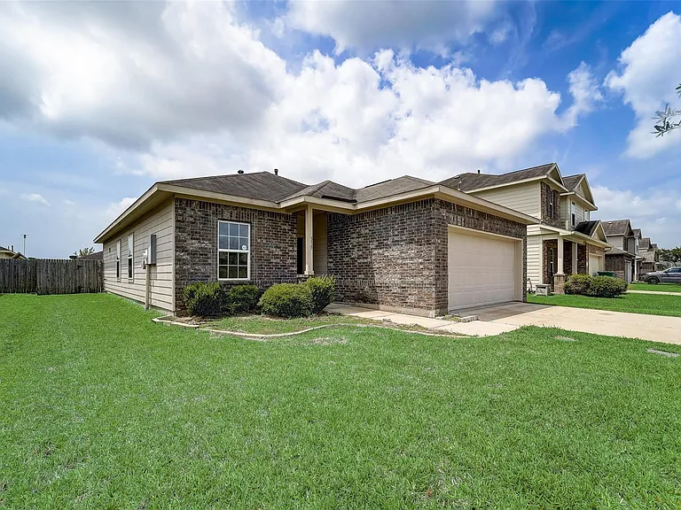 315 Apache Field Ln — Photo 3