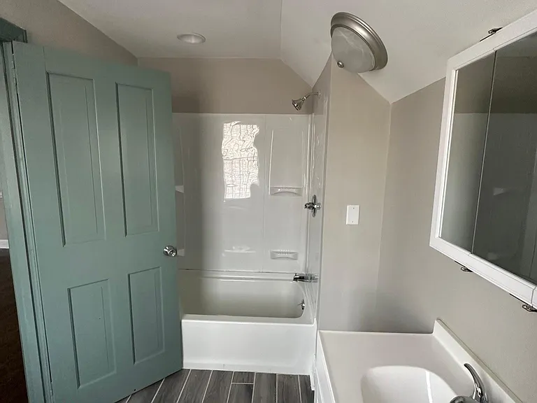 2860 Whitney Ave #1 — Photo 13