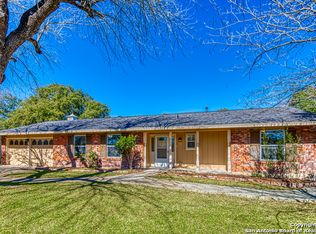 537 Fenwick Dr, Windcrest, TX 78239