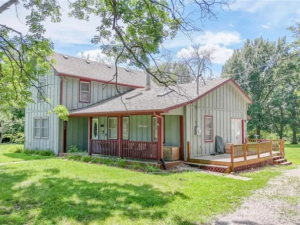 1404 S Market St, Holden, MO 64040