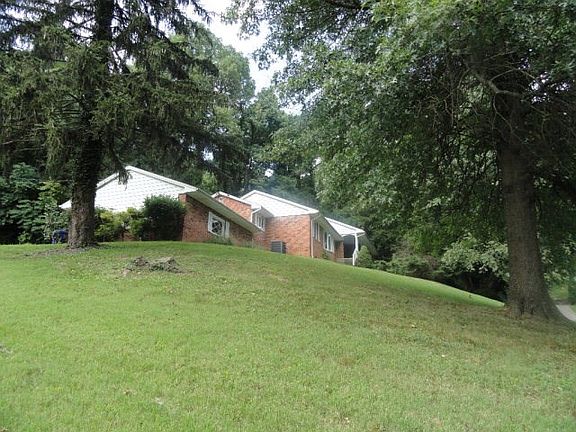 2nd image of 3407 Westwood Dr