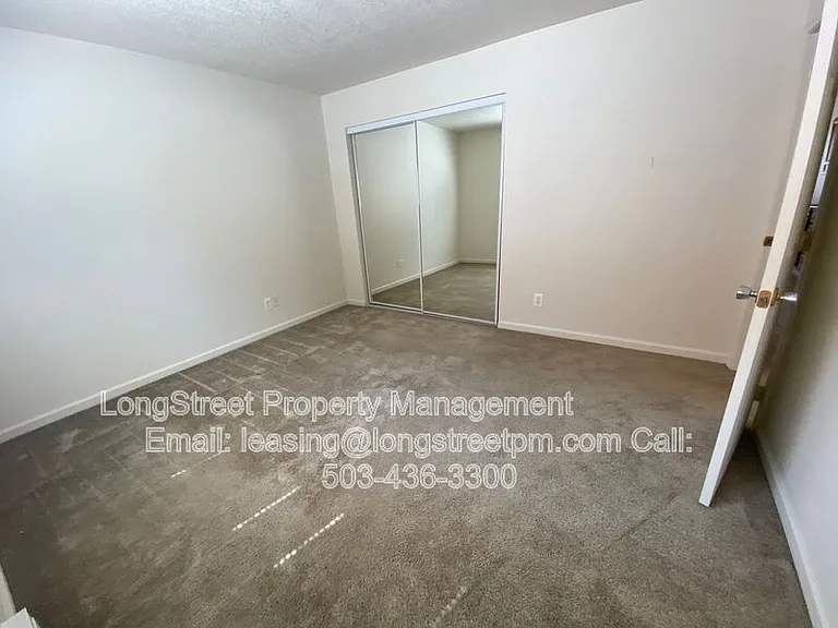 4212 SE 15th Ave #5 — Photo 8