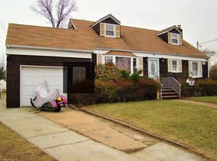 1040 Rockaway Ave, Valley Stream, NY 11581