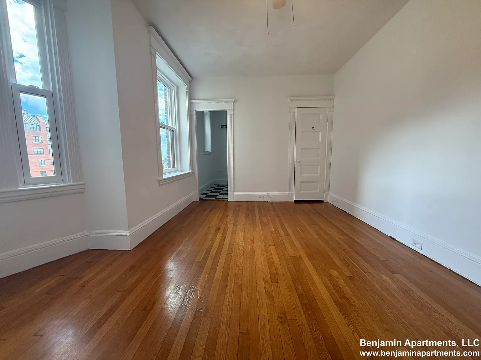 Studio, 295 sqft, $2,300 — Photo 3