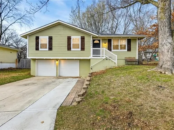 1806 SE Kingsway St, Oak Grove, MO 64075