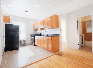 3057 W Argyle St APT 3, Chicago, IL 60625