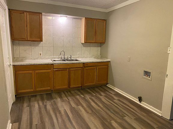 5th image of 2643 Tutwiler Ave