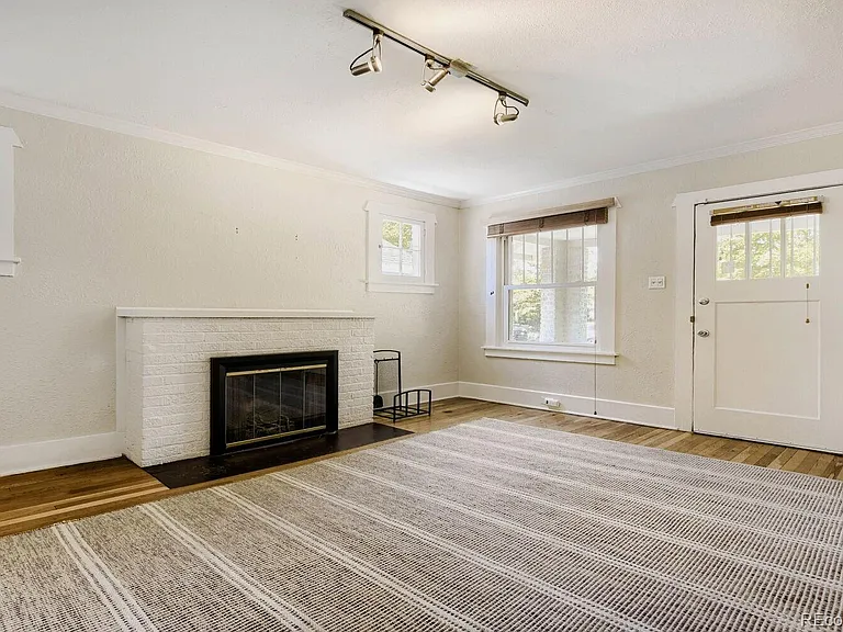 480 N Gilpin St — Photo 3