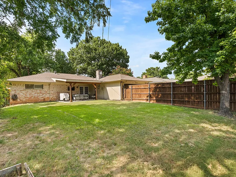 1400 Northridge Dr — Photo 26
