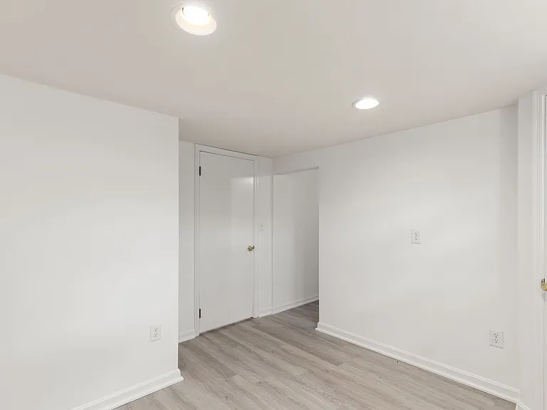 16 Homestead St — Photo 13