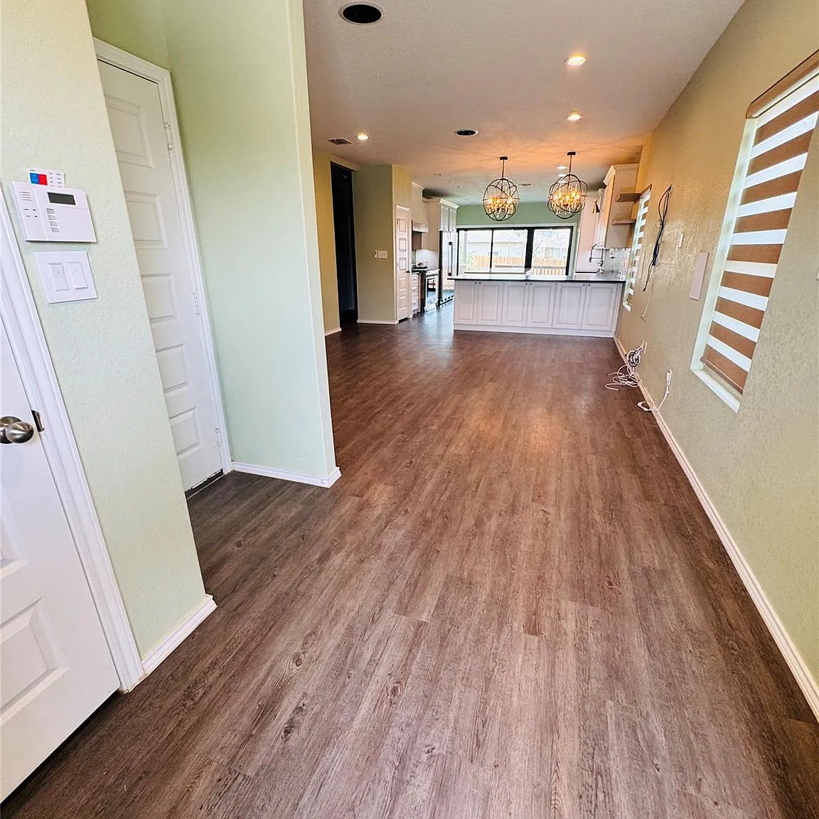 5 bed, 3.5 bath, 2626 sqft, $2,600 — Photo 4