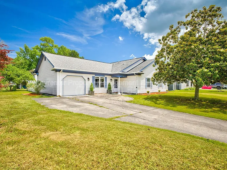 1700 Star Lake Dr — Photo 1