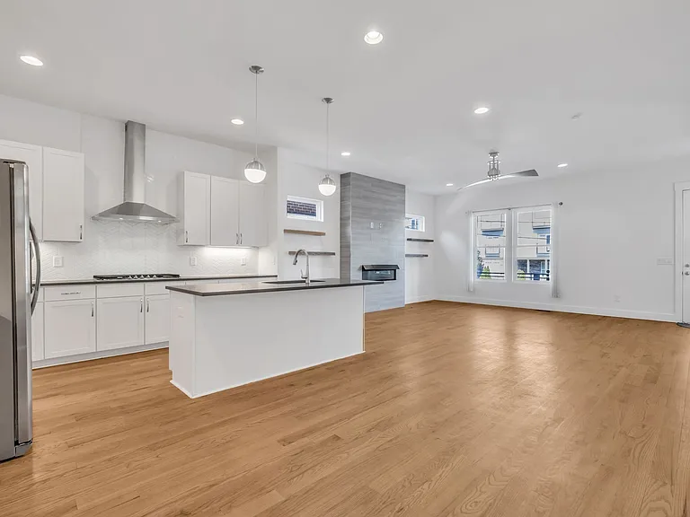 1016B 13th Ave S — Photo 13