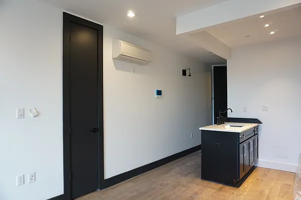 Rented by Rennit Inc. | media 49