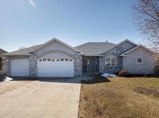 1302 Lakeside Cir, Buffalo, MN 55313