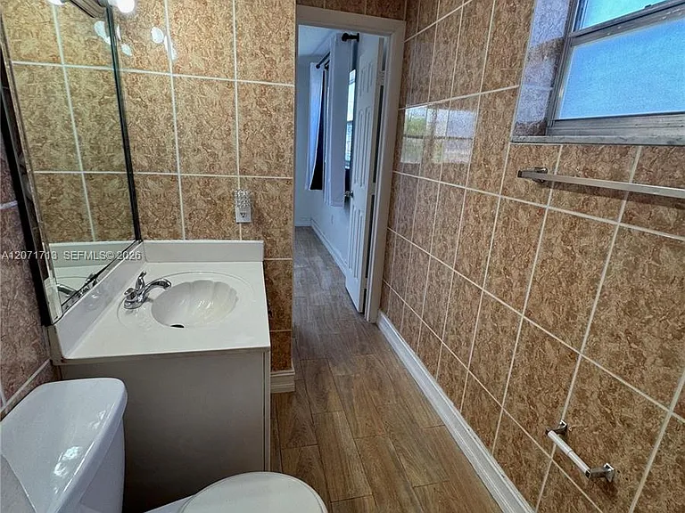 444 SW 4th St #402 — Photo 14